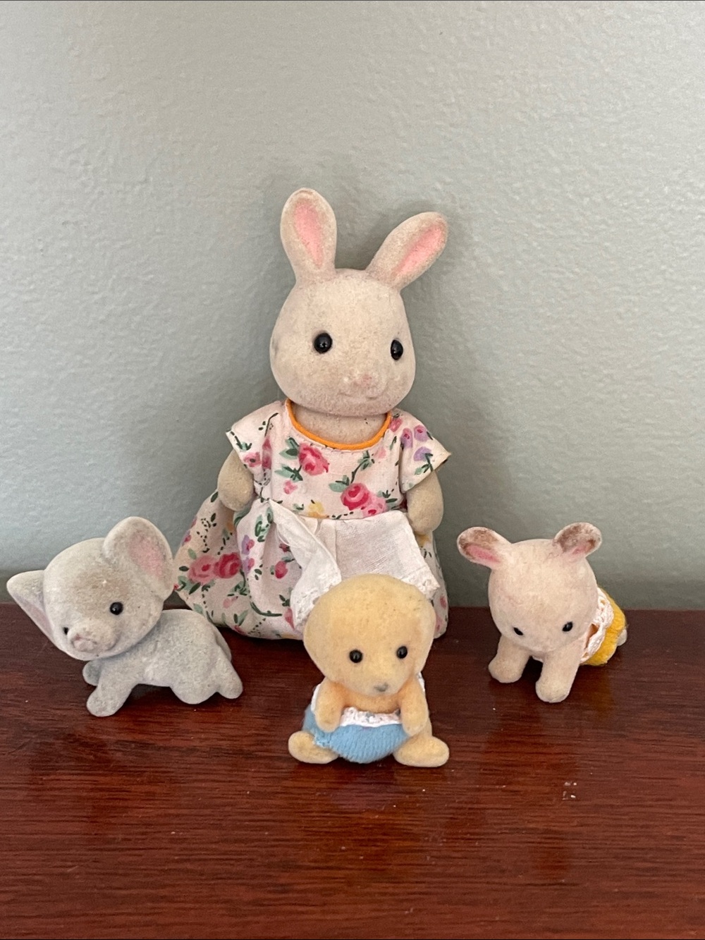 VNT Calico Critters set of 4